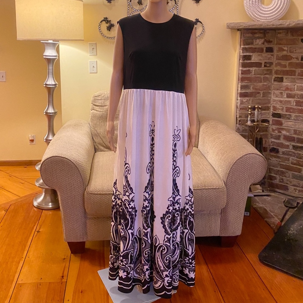 Women’s dress